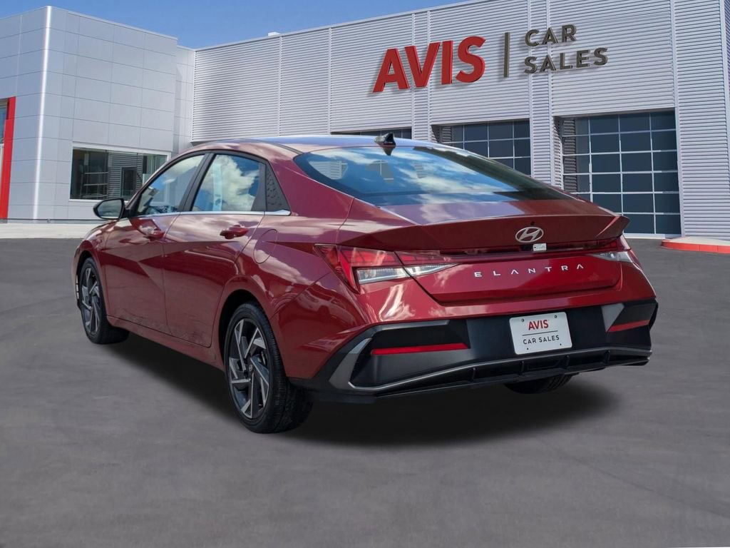 Used 2025 Hyundai Elantra SEL FWD image 9