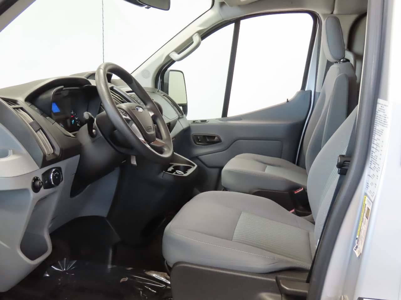 Used 2018 Ford Transit 150 XLT RWD image 16