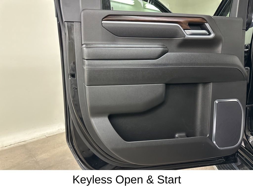 Used 2025 GMC Sierra 2500 SLT w/ SLT Premium Package image 29