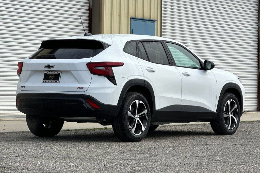 New 2026 Chevrolet Trax RS w/ Driver Confidence Package image 6