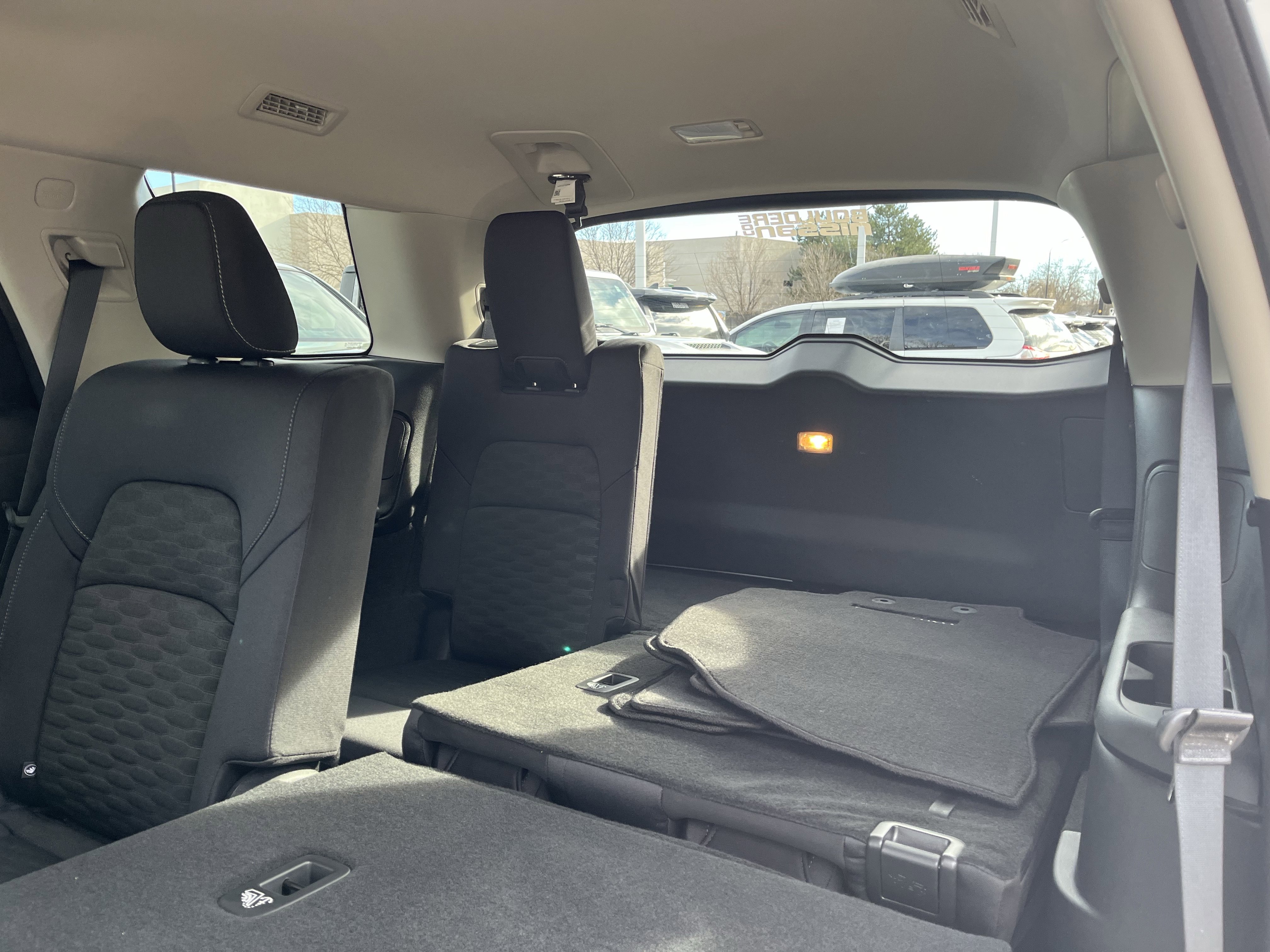 Used 2024 Nissan Pathfinder S image 26