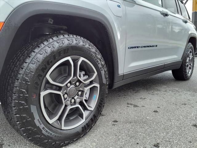 New 2024 Jeep Grand Cherokee Trailhawk w/ Luxury Tech Group III image 22