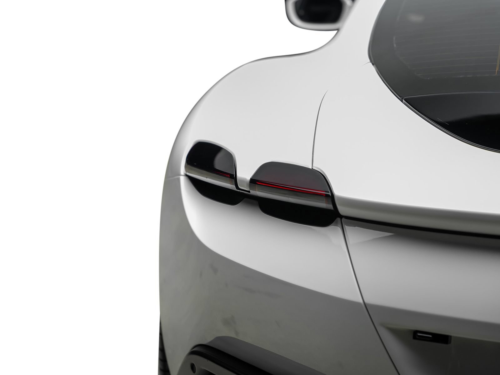 Used 2021 Ferrari Roma RWD image 14
