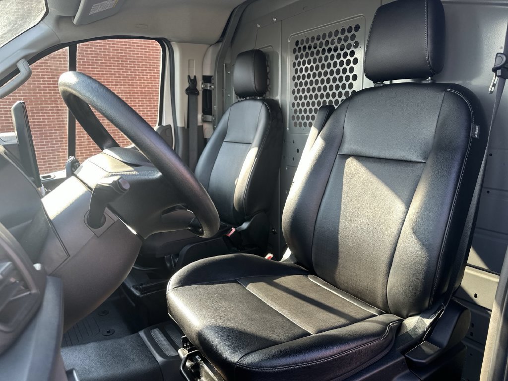 Used 2023 Ford E-Transit Low Roof RWD image 13