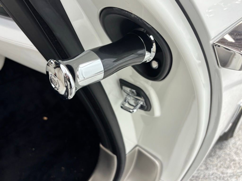 Used 2016 Rolls-Royce Wraith RWD image 53