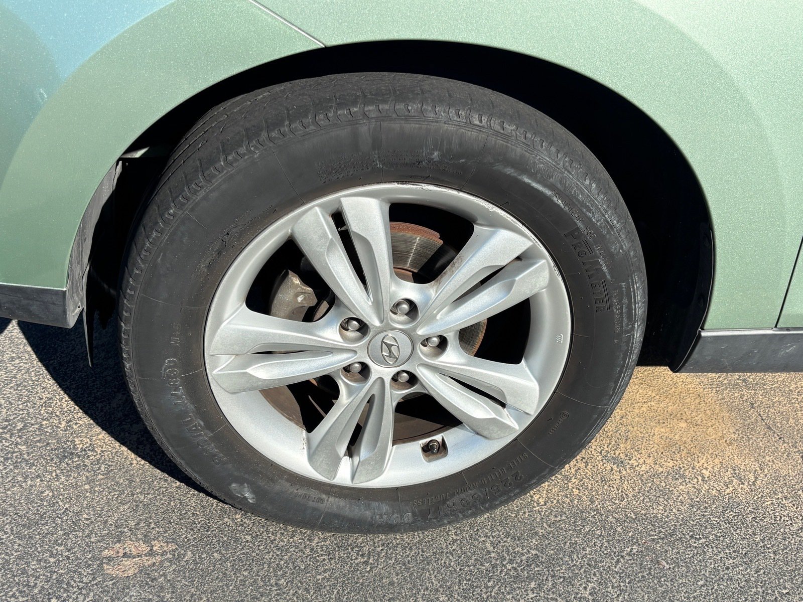 Used 2011 Hyundai Tucson GLS FWD image 6