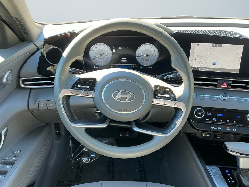 Used 2024 Hyundai Elantra SEL FWD image 13