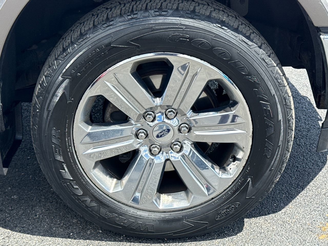 Used 2018 Ford F150 Lariat w/ Equipment Group 502A Luxury AWD/4WD image 9
