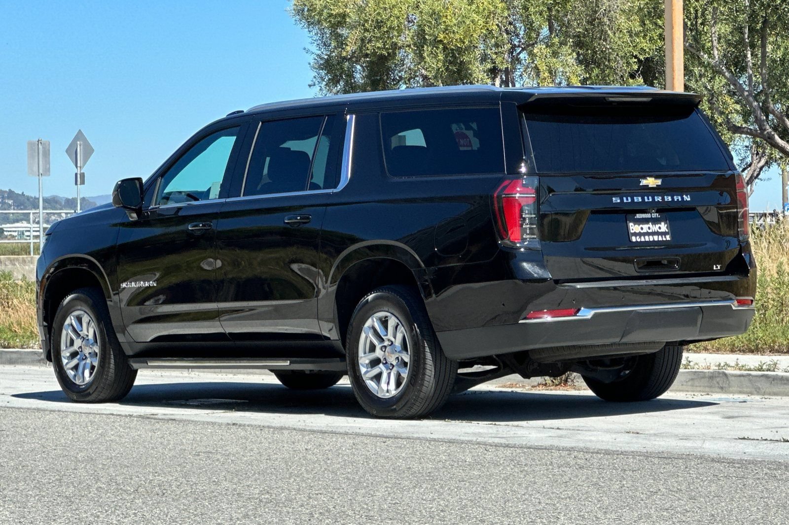Used 2025 Chevrolet Suburban LT AWD/4WD image 6