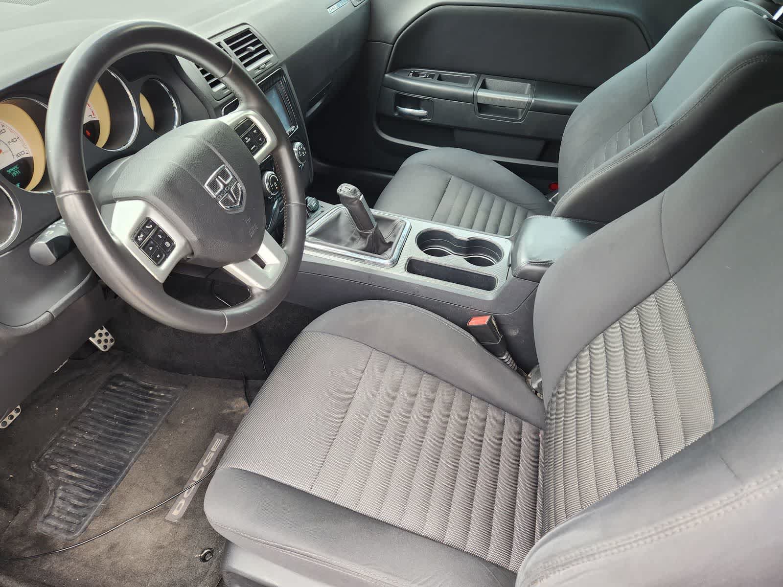 Used 2014 Dodge Challenger R/T w/ Blacktop Package RWD video 2