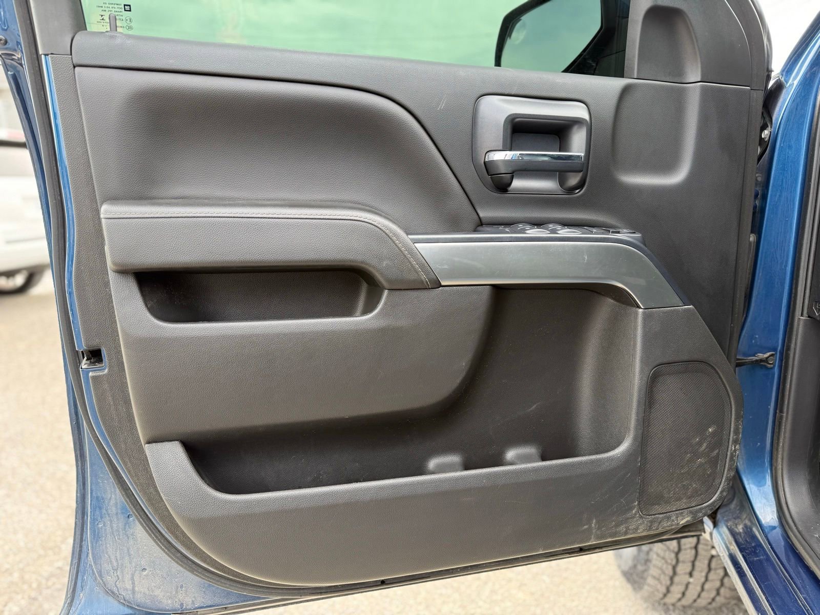Used 2018 Chevrolet Silverado 1500 LT w/ All Star Edition AWD/4WD image 11