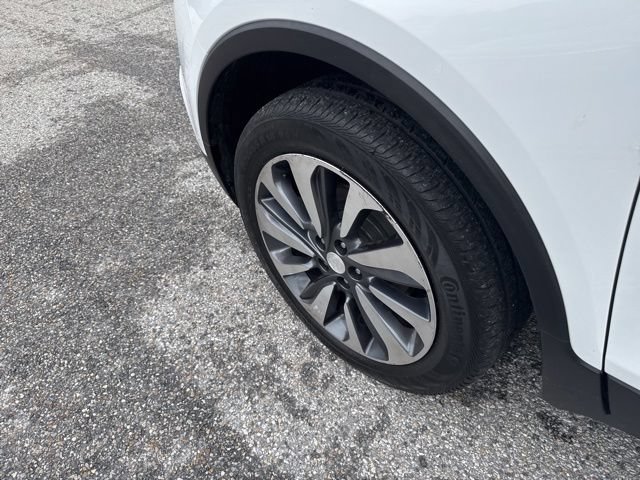 Used 2022 Buick Encore Preferred w/ Safety Package AWD/4WD image 37
