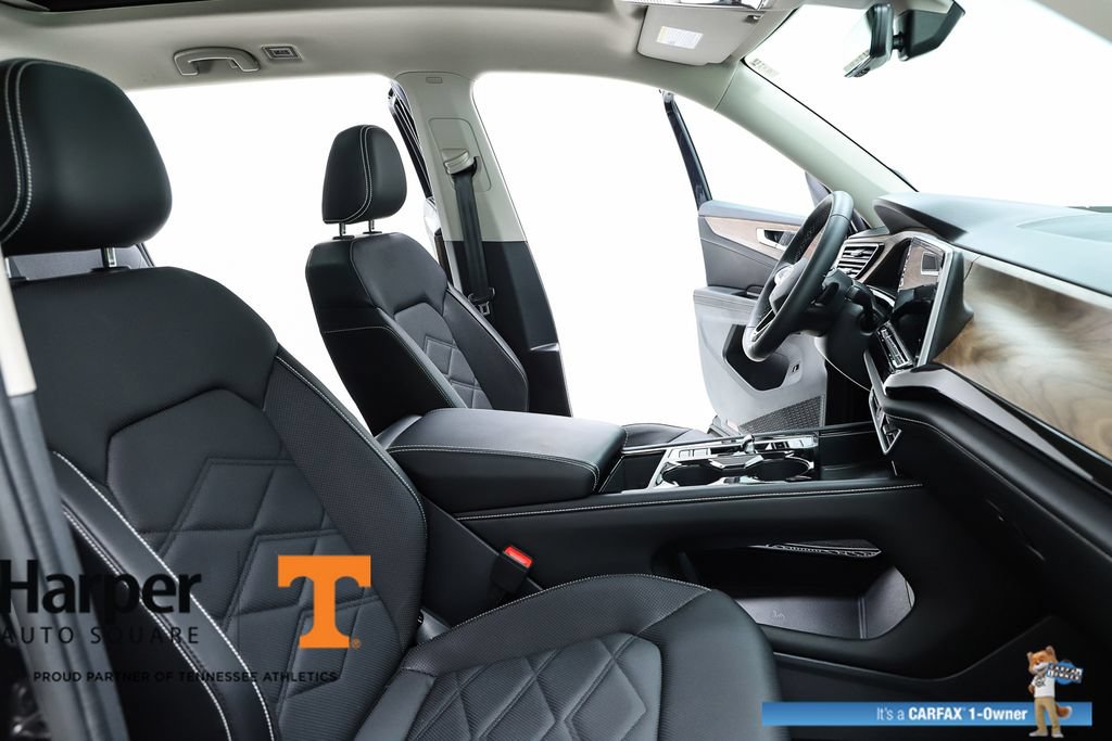 Used 2024 Volkswagen Atlas SE w/ Panoramic Sunroof Package FWD image 36