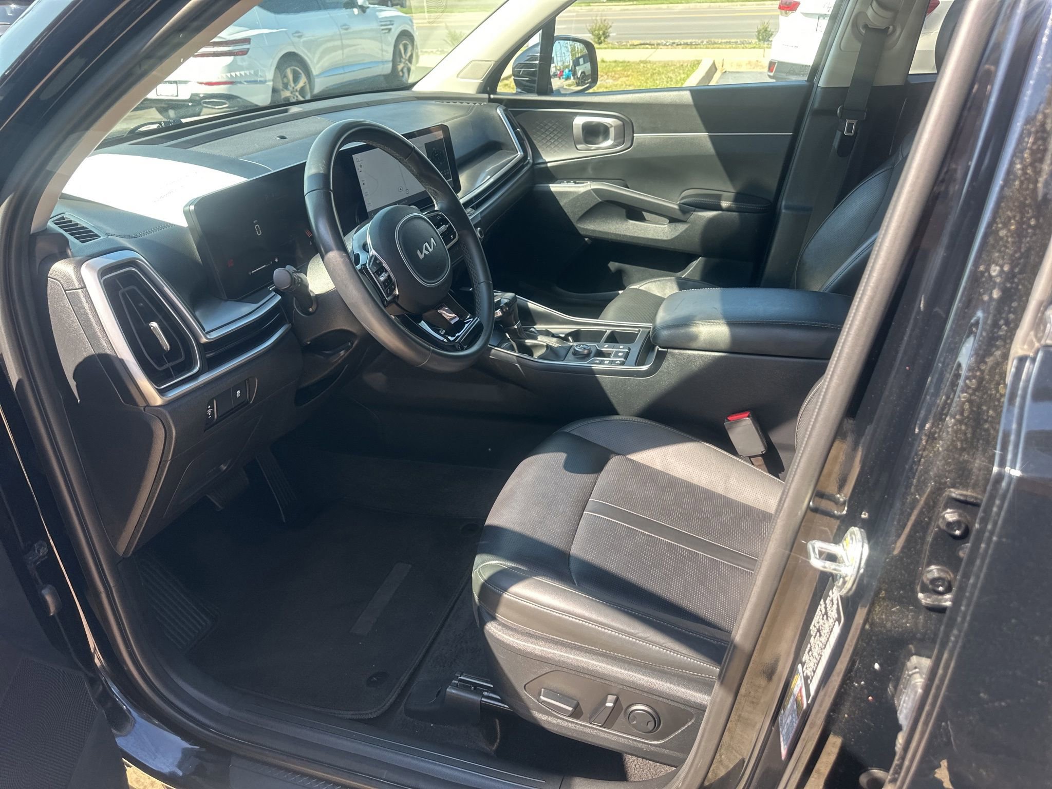 Used 2024 Kia Sorento S image 20