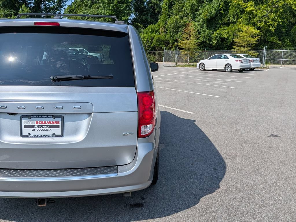 Used 2017 Dodge Grand Caravan SXT w/ Driver Convenience Group FWD image 7