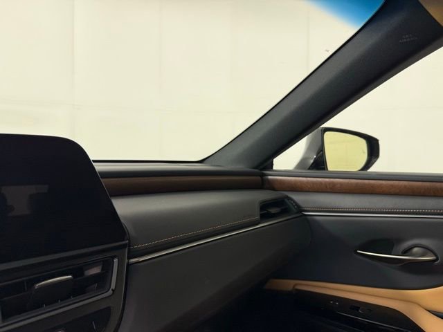 Used 2024 Lexus ES 350 w/ Premium Package image 22