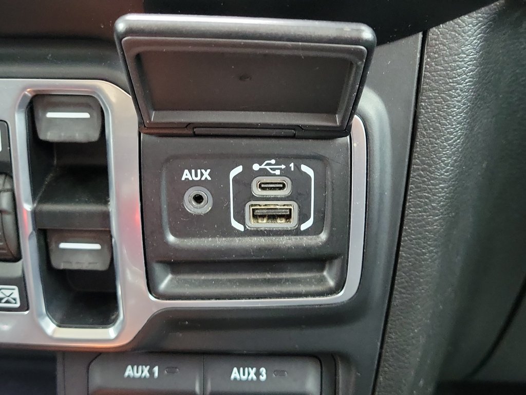 Used 2020 Jeep Wrangler Unlimited Sport AWD/4WD image 23