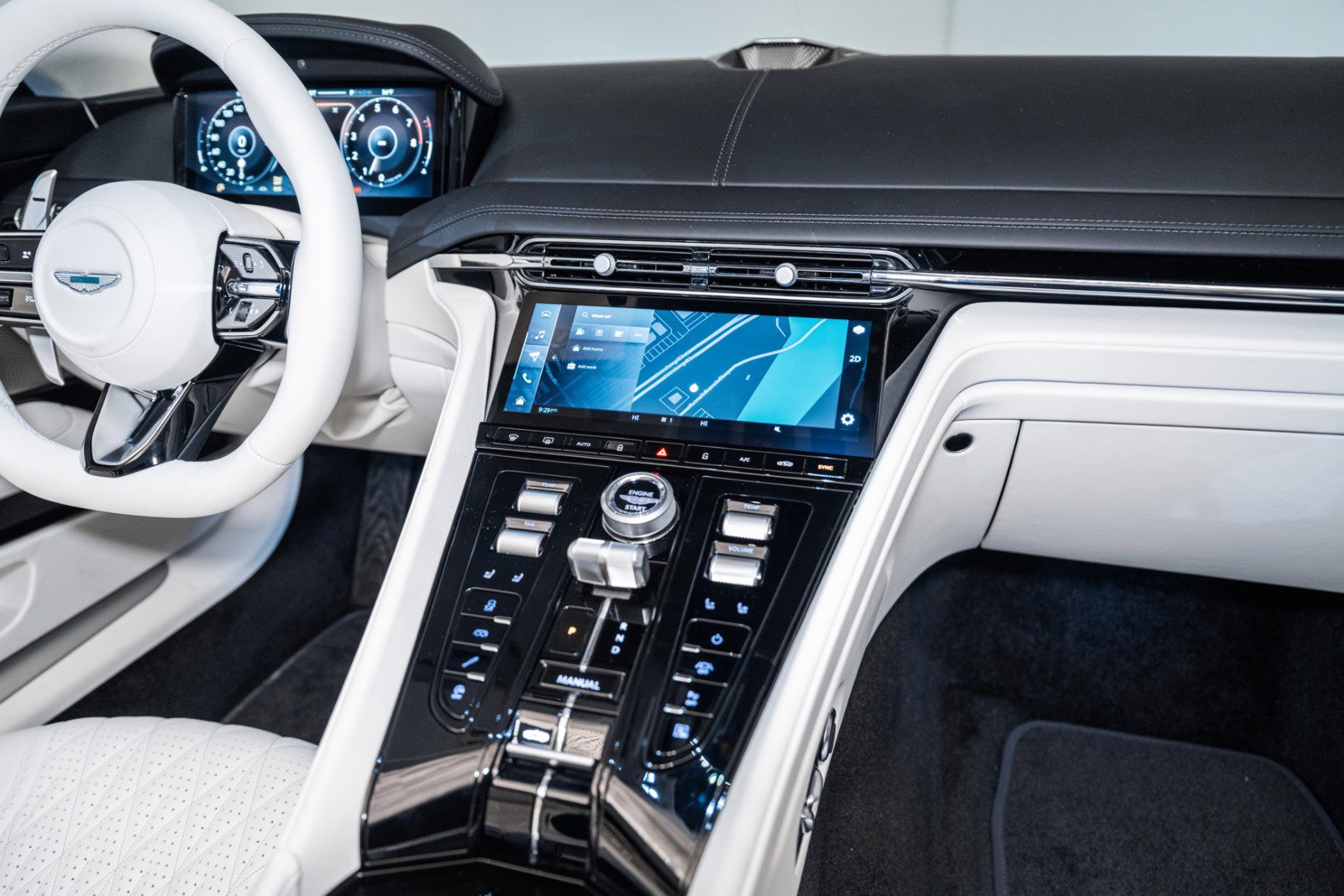 Used 2025 Aston Martin DB12 Volante image 22