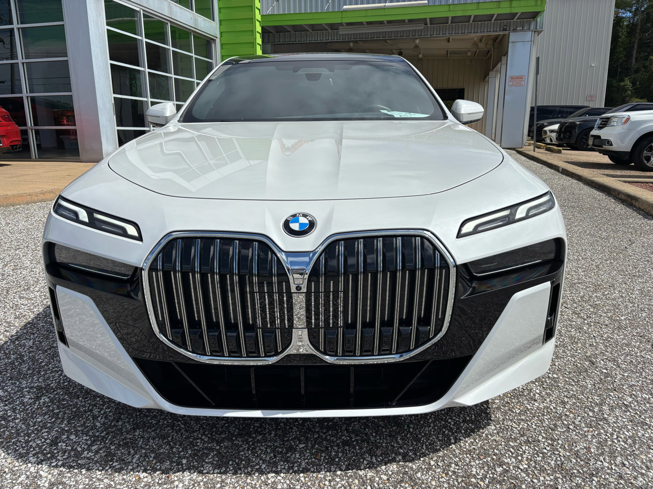 Used 2023 BMW 740i image 10
