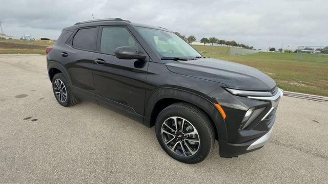 Certified 2025 Chevrolet TrailBlazer LT image 2