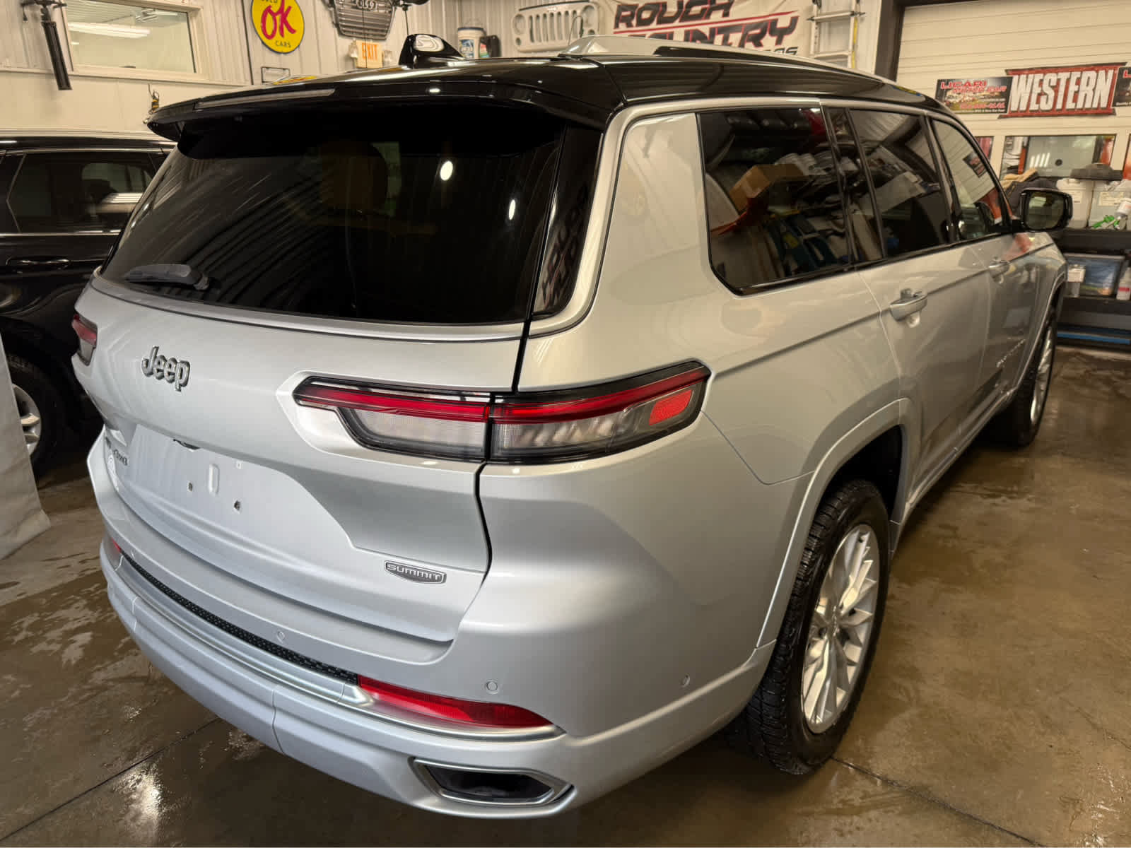 Used 2021 Jeep Grand Cherokee L Summit w/ Luxury Tech Group V image 6