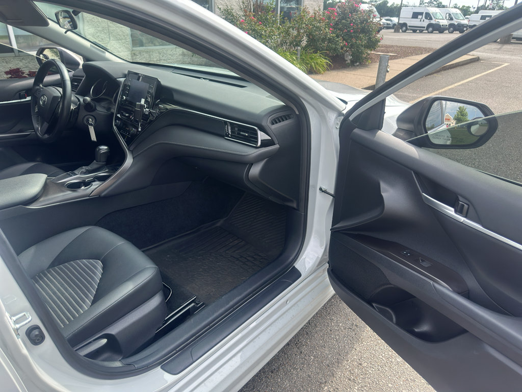 Used 2024 Toyota Camry SE FWD image 10