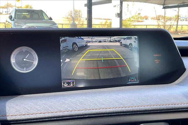 Used 2020 Lexus UX 200 w/ Premium Package FWD image 27