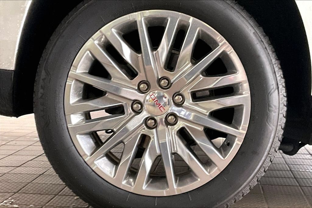 Used 2026 GMC Yukon Denali w/ Denali Reserve Package AWD/4WD image 35