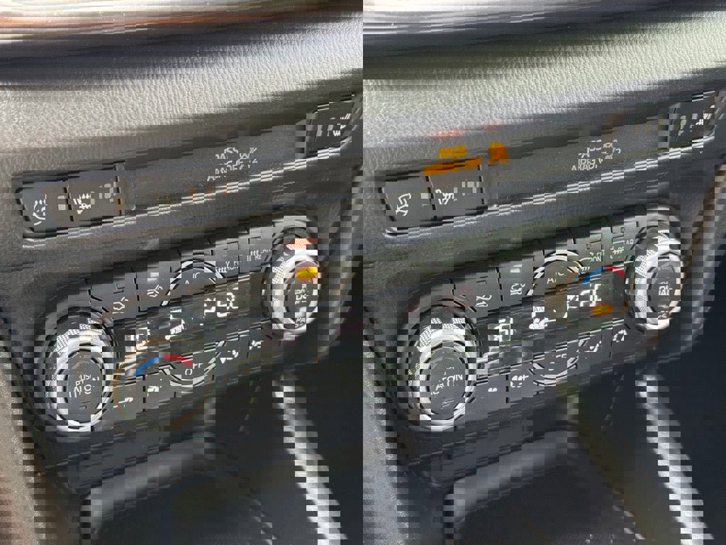 Used 2018 MAZDA MAZDA3 Grand Touring w/ Premium Equipment Package image 22