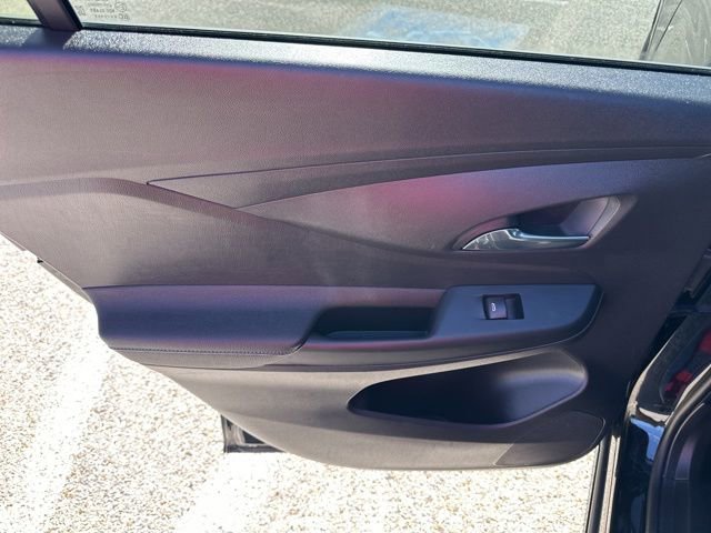 Used 2025 Buick Envista Sport Touring image 32