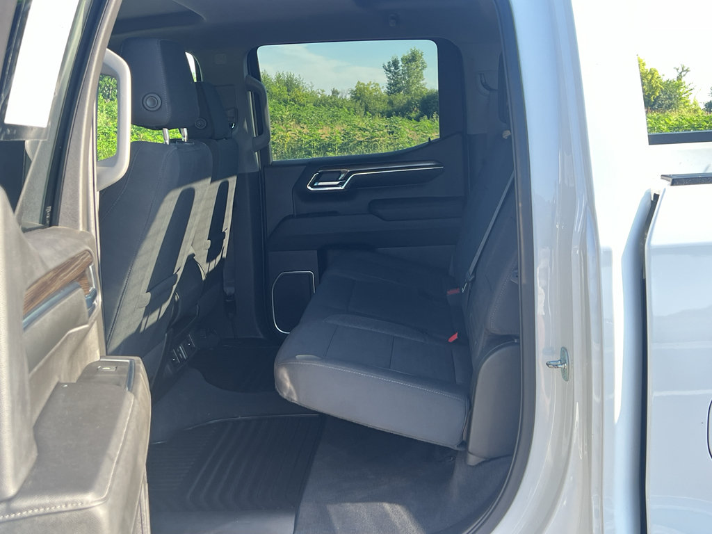 Used 2023 Chevrolet Silverado 1500 LT AWD/4WD image 34