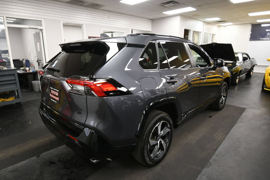 Used 2023 Toyota RAV4 SE w/ Weather & Moonroof Package AWD/4WD image 8