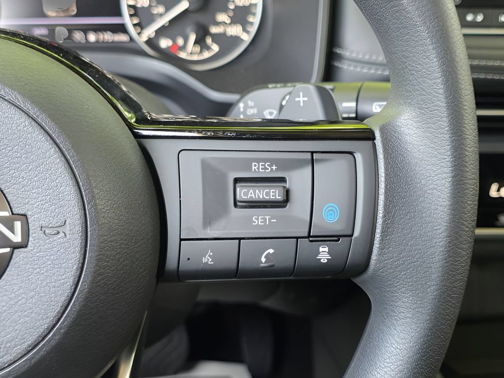 Used 2023 Nissan Rogue SV AWD/4WD image 19