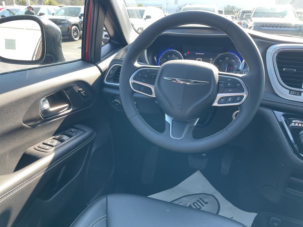 New 2026 Chrysler Pacifica Select image 21
