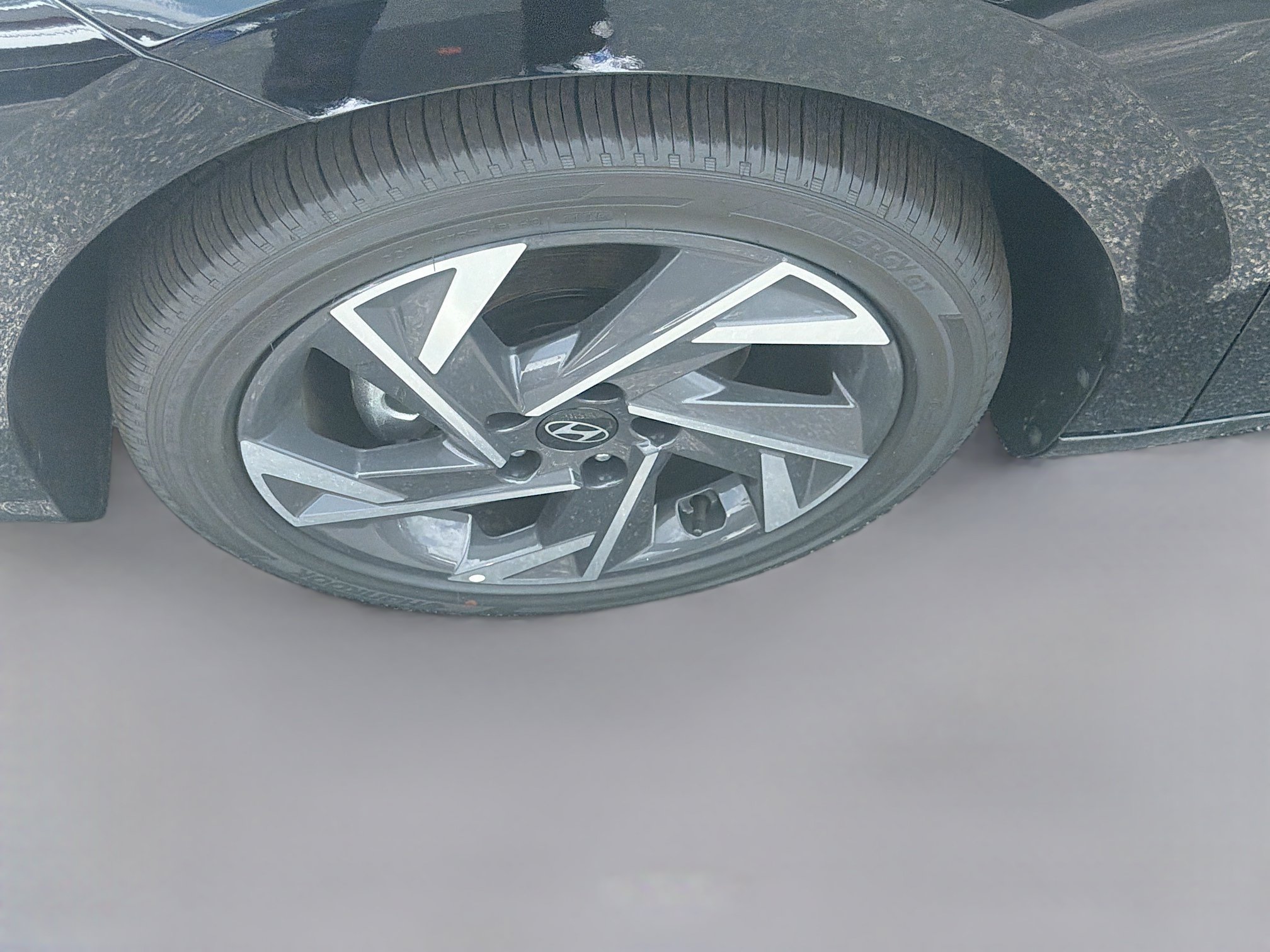 New 2026 Hyundai Elantra Limited FWD image 23