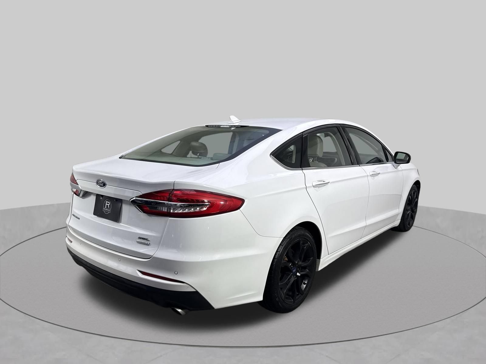 Used 2020 Ford Fusion SEL FWD image 33