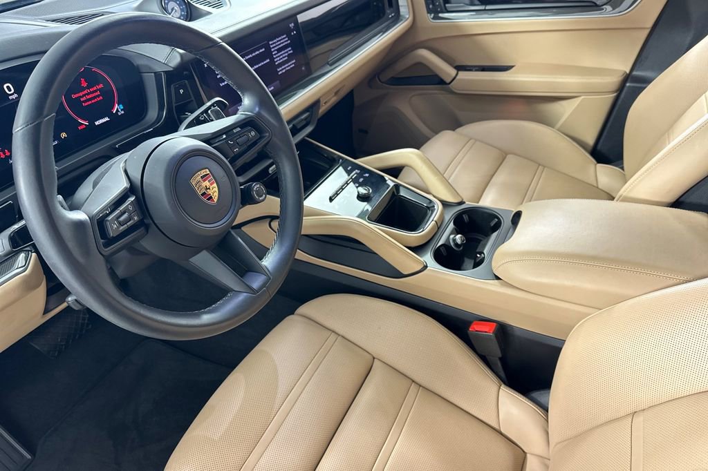 Used 2024 Porsche Cayenne Coupe image 10