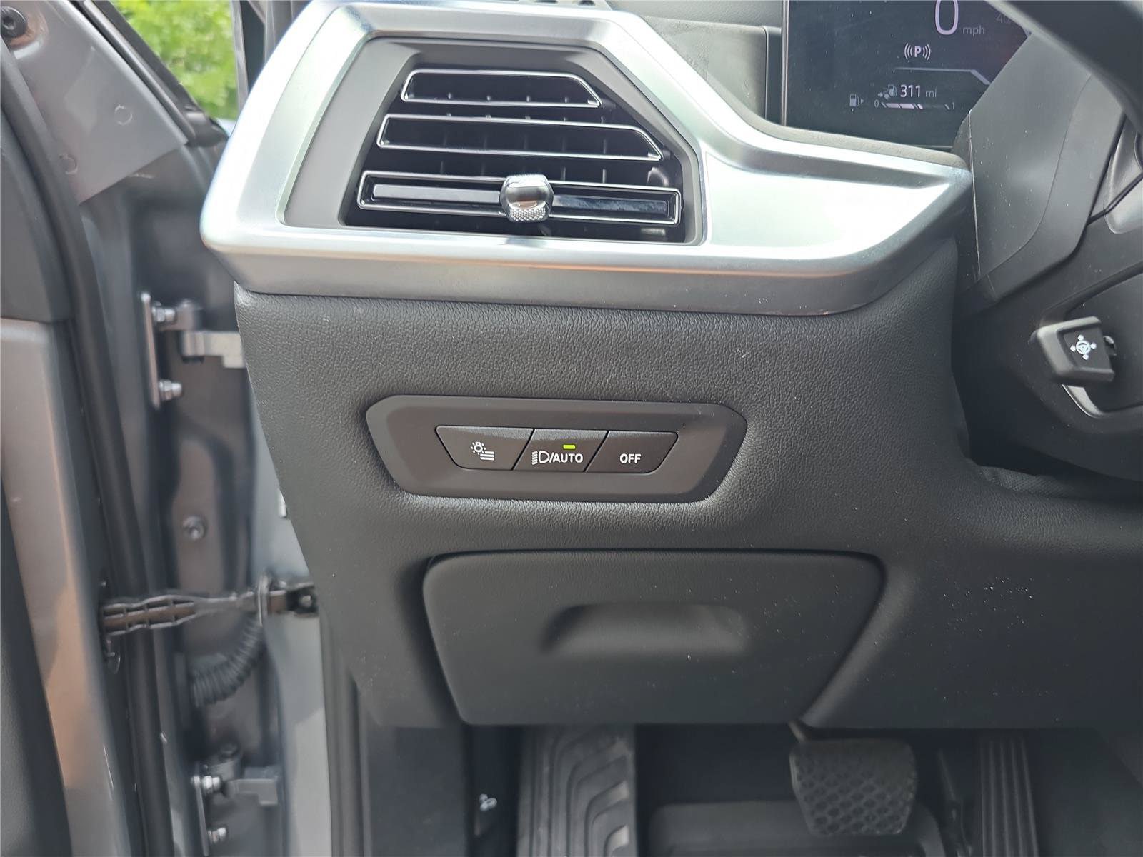 Used 2026 BMW X5 xDrive50e AWD/4WD image 34