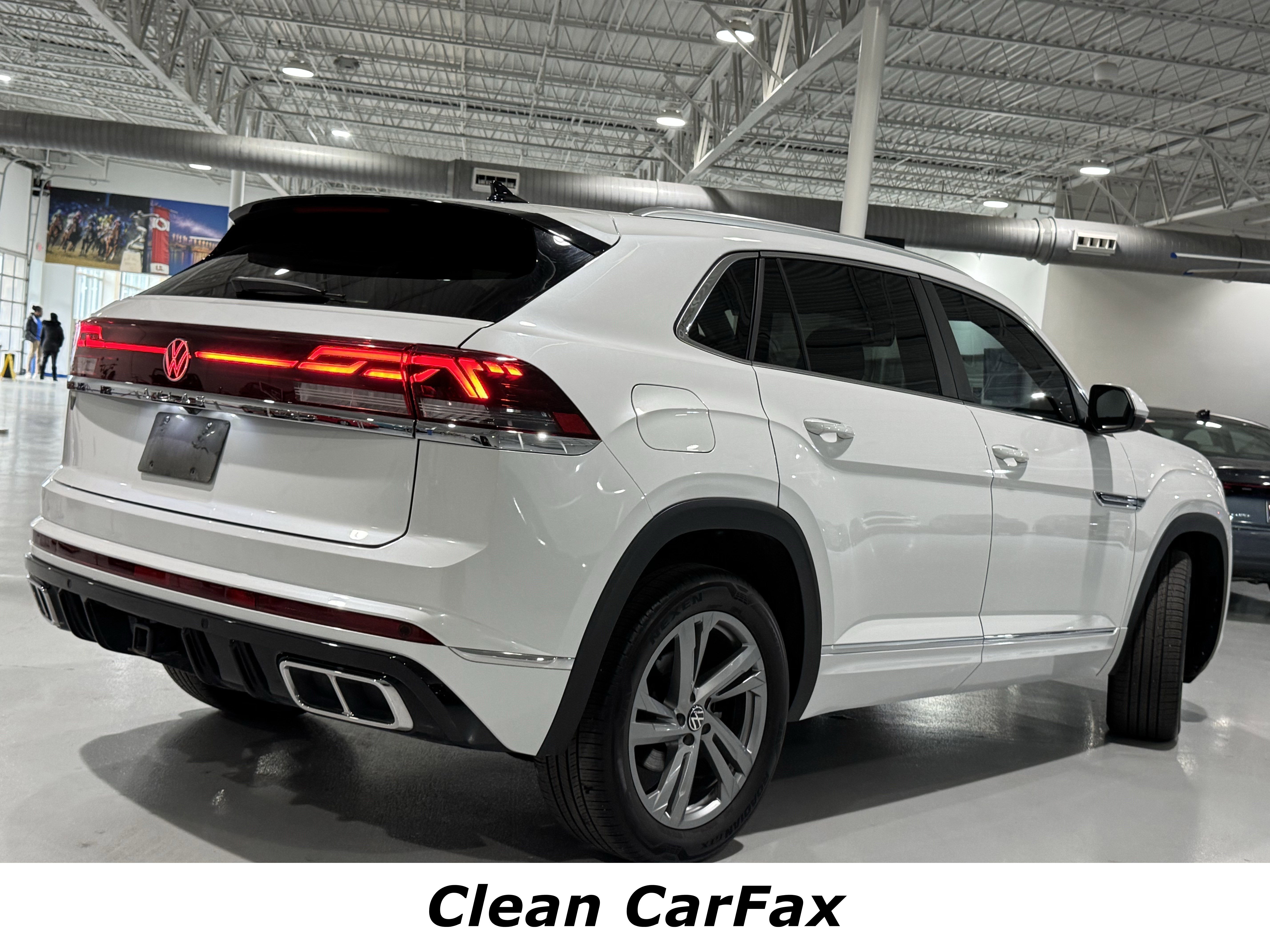 Used 2024 Volkswagen Atlas Cross Sport SEL R-Line image 3