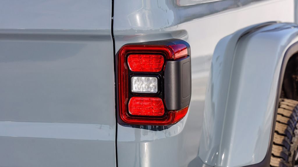 New 2026 Jeep Gladiator Rubicon w/ Steel Power Dome Hood Package AWD/4WD image 10