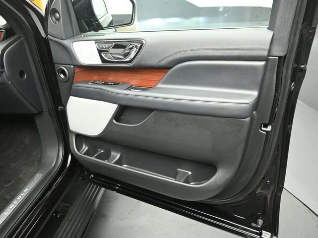 Certified 2022 Lincoln Navigator L Reserve image 30
