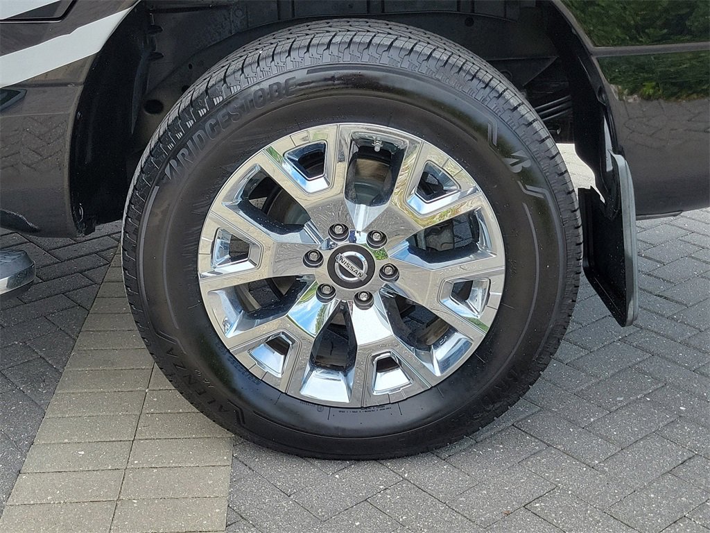 Used 2020 Nissan Titan SL w/ Moonroof Package image 10