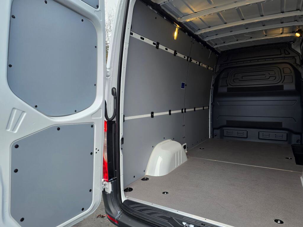 New 2025 Mercedes-Benz Sprinter 2500 image 15