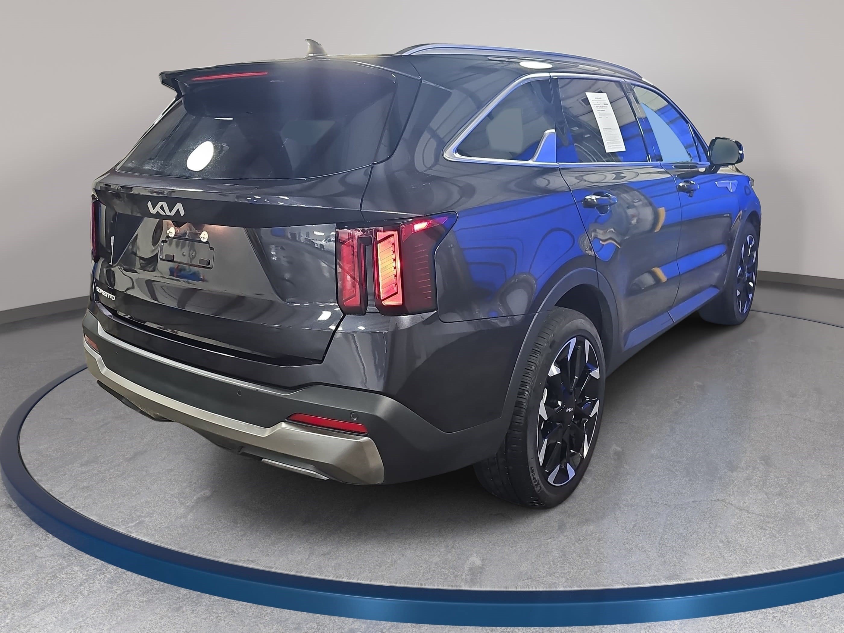 Used 2025 Kia Sorento EX w/ Panoramic Sunroof Package FWD image 5