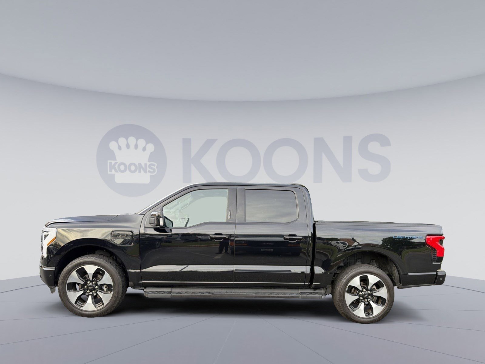Used 2023 Ford F150 Lightning Platinum AWD/4WD image 2