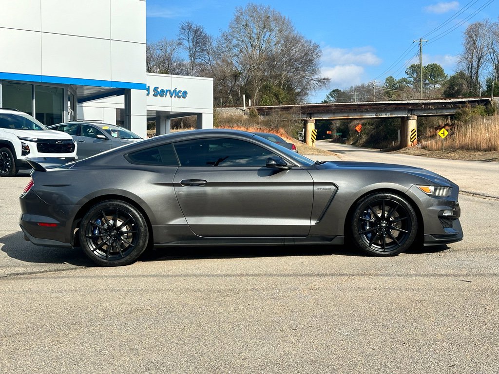 Used 2017 Ford Mustang Shelby GT350 image 2