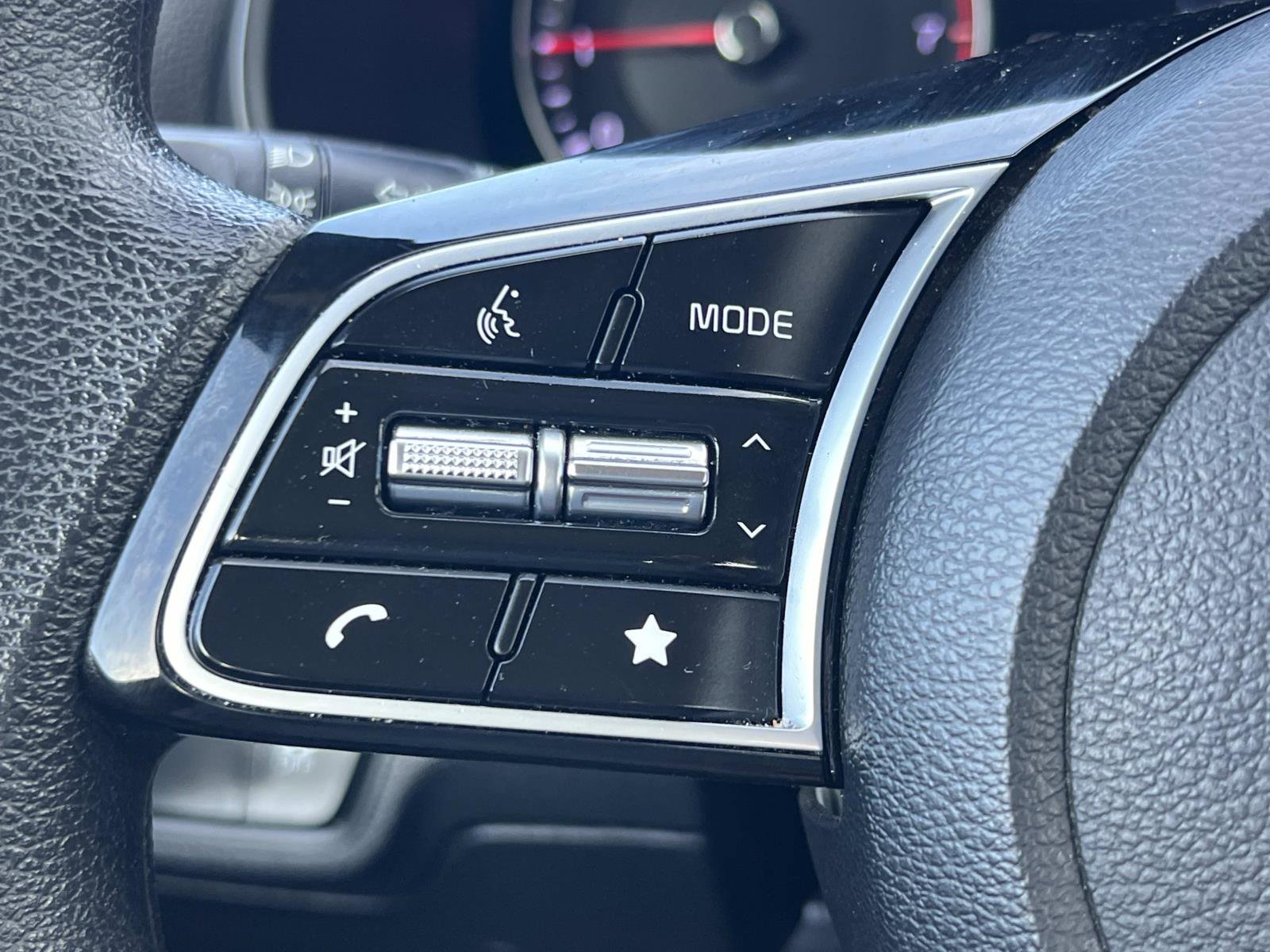 Used 2023 Kia Forte LX image 9