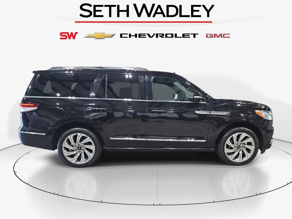Used 2024 Lincoln Navigator Premiere image 8