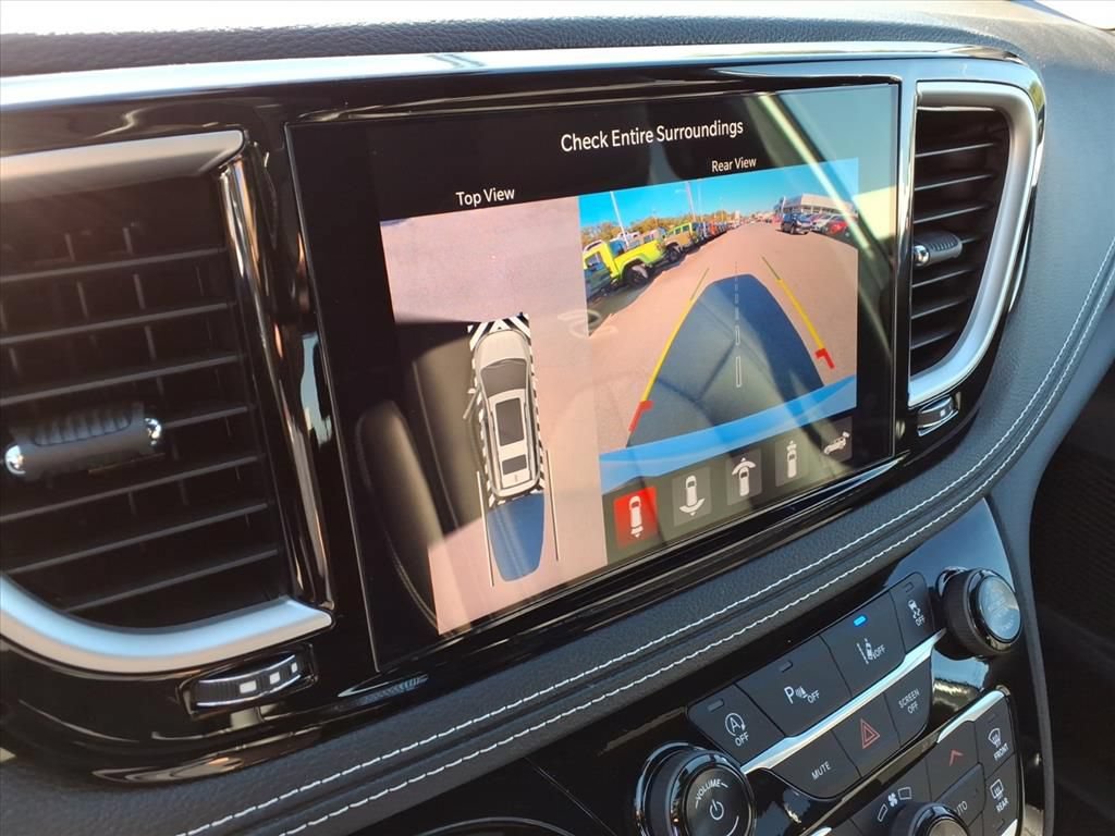 New 2026 Chrysler Pacifica Select w/ S Appearance Package FWD image 23