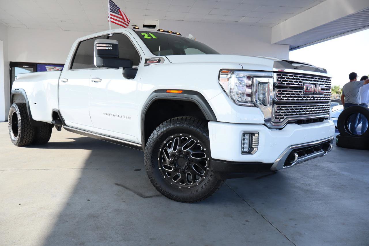 Used 2021 GMC Sierra 3500 Denali w/ Denali Ultimate Package AWD/4WD image 3